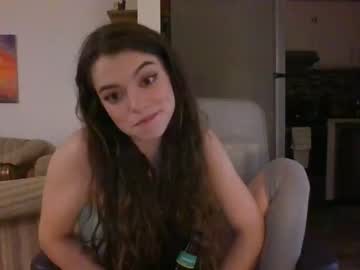 girl
        rosegold18 cam image #201607