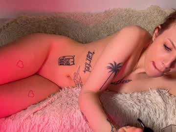couple Milf & Teen Sex Cam Girls with 22crazyfuckers8