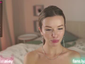 girl Milf & Teen Sex Cam Girls with wet_peachs