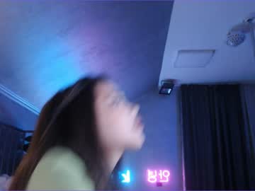 girl
        juliabeng1 cam image #1001275