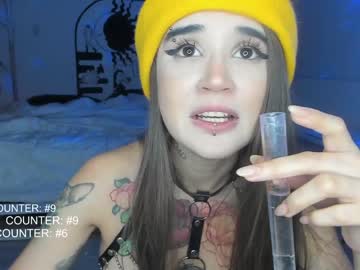 girl
        lonelly_lolly98 cam image #1974974
