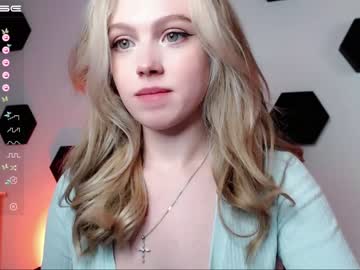 girl
        small_blondee cam image #1210731