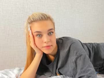 girl
        dana_bananna_ cam image #1898333