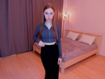 girl
        julieharrison cam image #2608705
