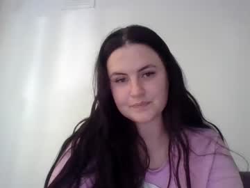 girl
        snowflakehoe99 cam image #3320140