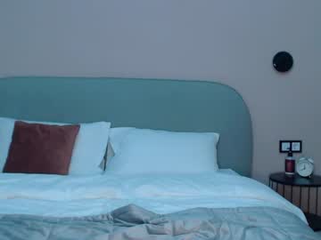couple
        julsweet cam image #2577121