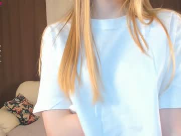 girl
        thannte_baby cam image #2307102