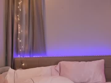 girl
        lil_mayaa cam image #1509952