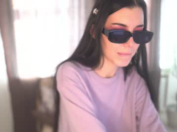 girl
        sophia_lean cam image #1566191