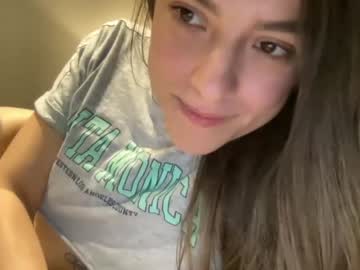 girl
        camicuming cam image #1638258