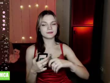 girl
        alexa_live_love cam image #3466306