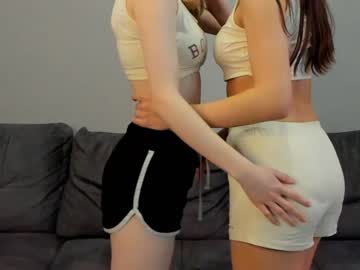 couple
        harleynyla cam image #1362433