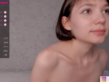 girl
        bzzzme cam image #2143411