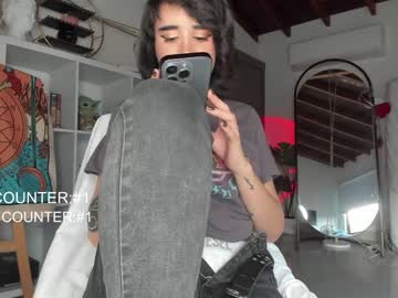 girl
        lonelly_lolly98 cam image #3187987