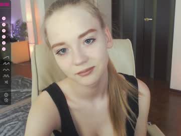 girl Milf & Teen Sex Cam Girls with nikole_shinebaby