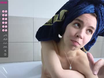 girl
        monika_youthfull cam image #1724501