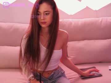 girl
        taanni_bc cam image #3040128