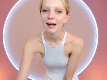 girl
        jenny_ames cam image #85756