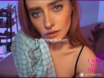girl
        _yvie_ cam image #1491466
