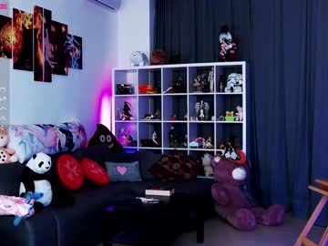 girl
        madnessalise cam image #225663