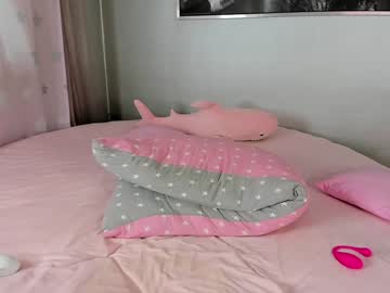 girl
        _mito_69 cam image #2169676