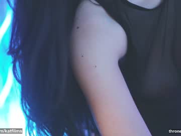 girl
        katdreams cam image #3281163