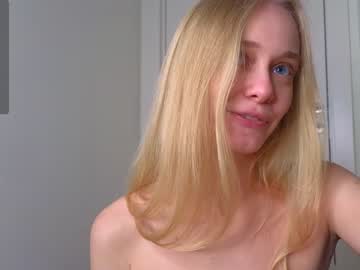 girl
        stacy_fanning cam image #3443429
