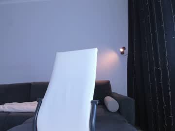 girl
        meowlina cam image #553487