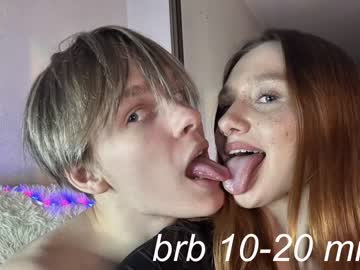 couple
        kristal50k cam image #2627947