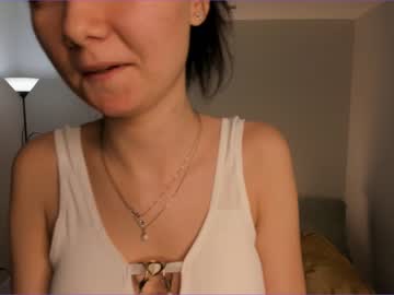 girl
        elia_miu cam image #3492014