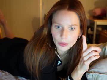 girl
        ellaa91 cam image #124188