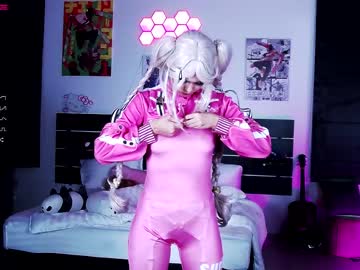 girl
        madnessalise cam image #1707484