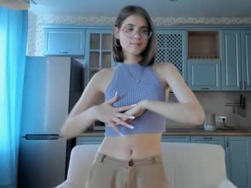 girl
        gellykliar cam image #2738275
