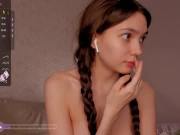 girl
        bzzzme cam image #3271410
