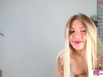 girl
        ella__sweety cam image #1479546