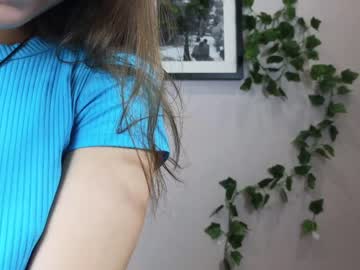girl
        teresabriggs cam image #2243743