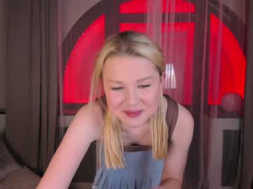 girl
        betty_blush cam image #391103