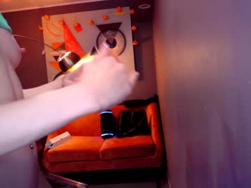 girl
        leiavelvet cam image #167036
