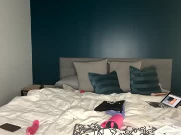 couple Milf & Teen Sex Cam Girls with sexyfun1990cpl