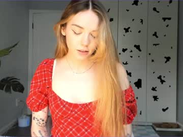 girl
        thisisamelia cam image #2538716
