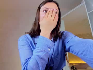 girl
        selena_timido cam image #2890209