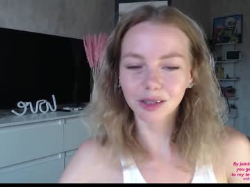 girl
        elli_harmon cam image #2295335