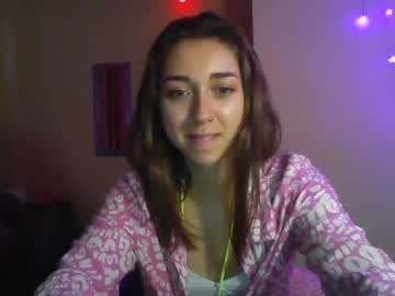 girl
        pink_veil cam image #1859346