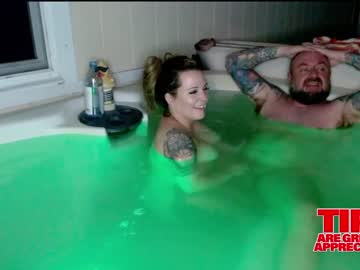 couple
        2freakycouple24 cam image #1214657