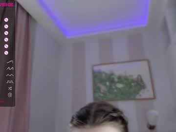 girl
        poisonn_girl cam image #1961646