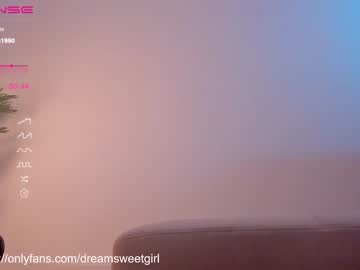 girl
        dreamsweetgirl cam image #1218486