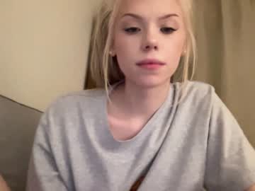 girl
        sonyaplush cam image #1098001