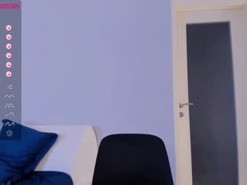 girl
        kittycaitlin cam image #1232962