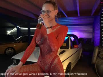 girl
        little_dutch cam image #2112328