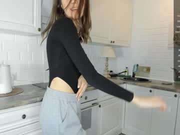 girl
        baileywalton cam image #2318653